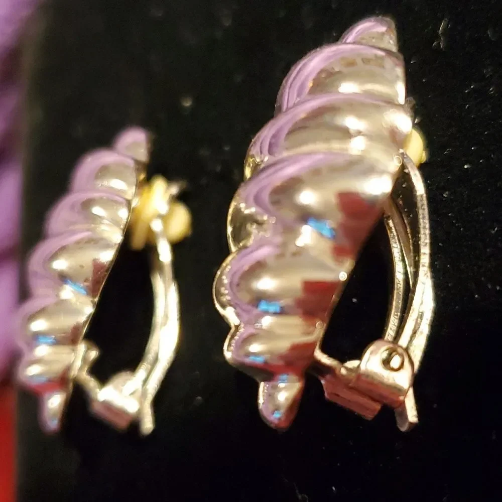 Vintage 1980's Silver Ribbed Dome Clip-On Earrings Tiffany Style‎